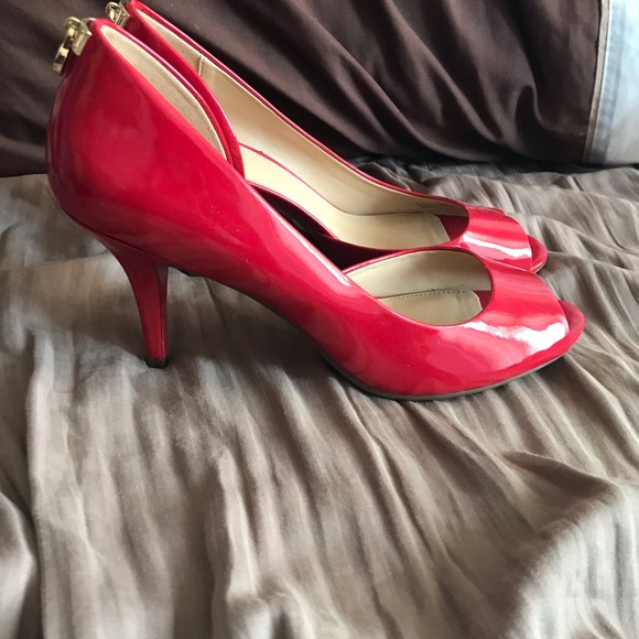 Red Limited Addition Micheal Kores Heels - Picture 3 of 5